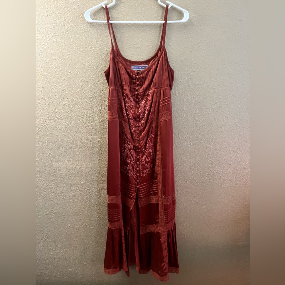 SMALL Urban Outfitters Kimchi Blue Embroidered
Slip Dress